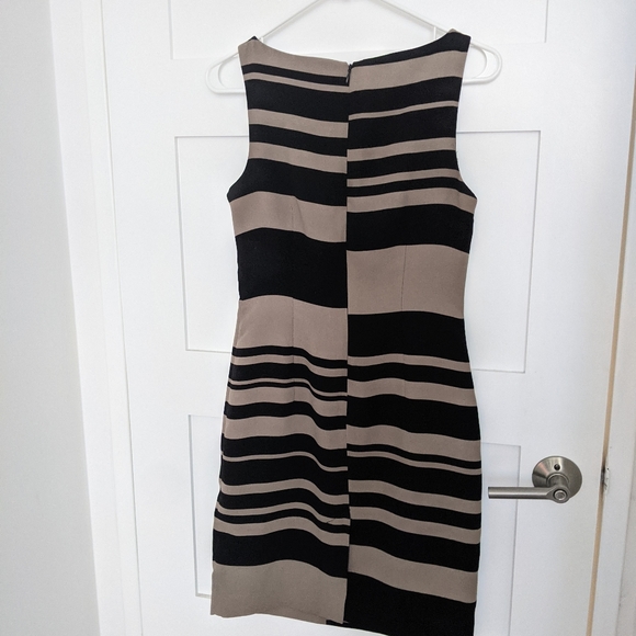 Semiformal Banana Republic Sleeveless Dress - Picture 2 of 6